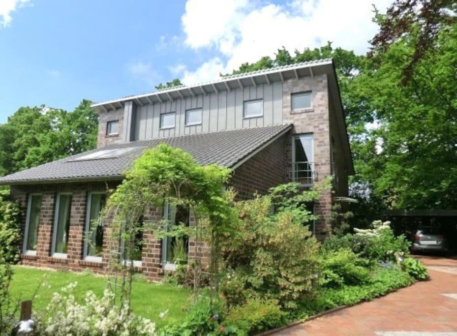 Unser Traumhaus Mit Wunderschoenem Garten Aurich Exterior foto