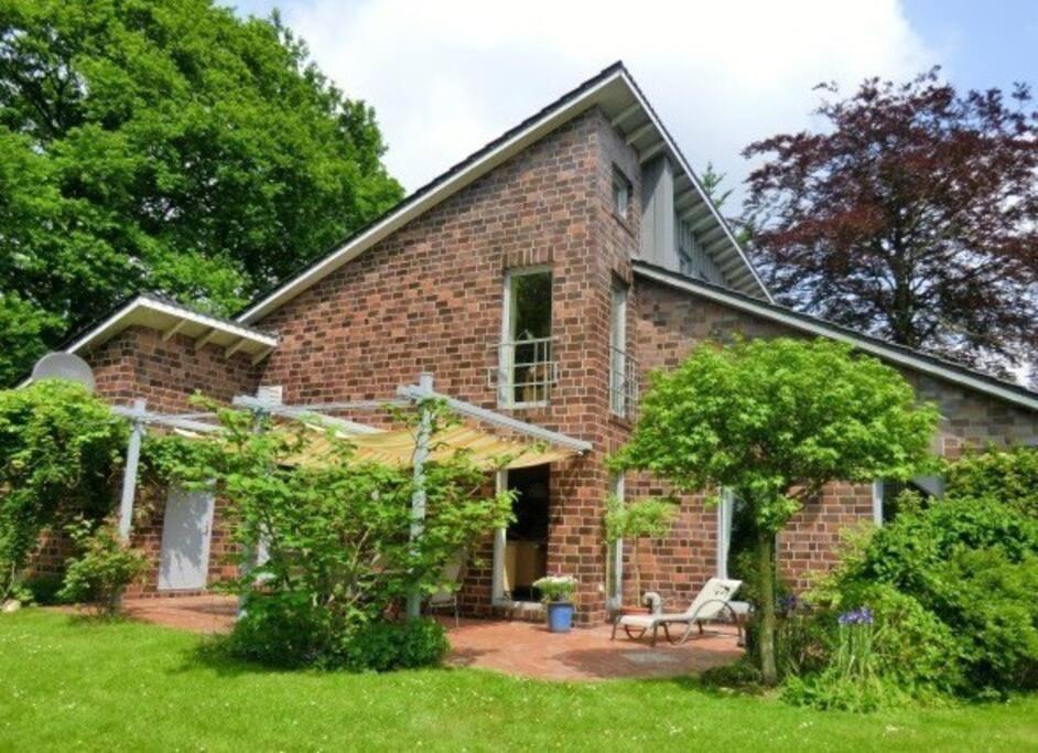 Unser Traumhaus Mit Wunderschoenem Garten Aurich Exterior foto